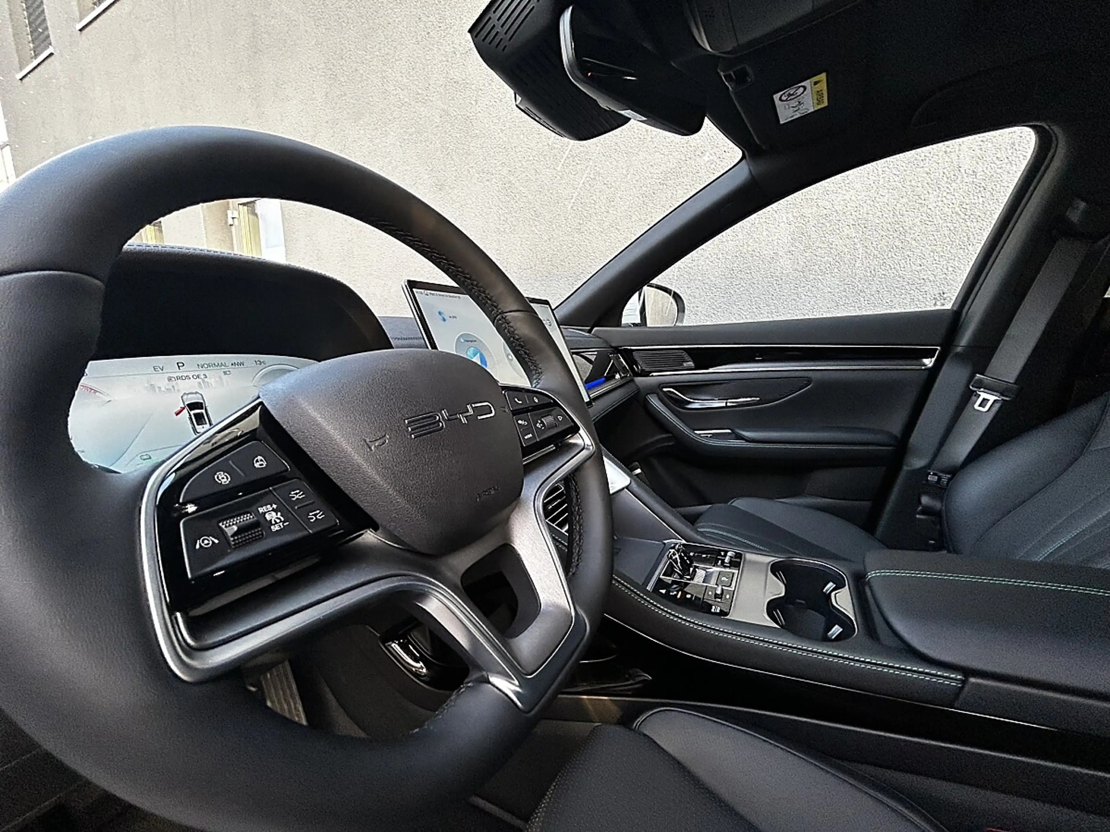 BYD Seal U DM-i PHEV 18,3kWh AWD Design LEASING AKTION — photo 11
