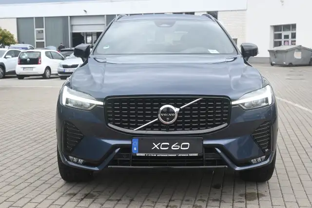 Volvo XC60 view 8