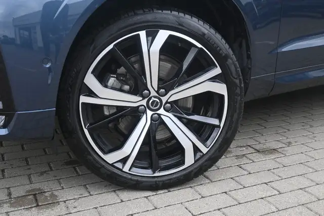 Volvo XC60 view 11