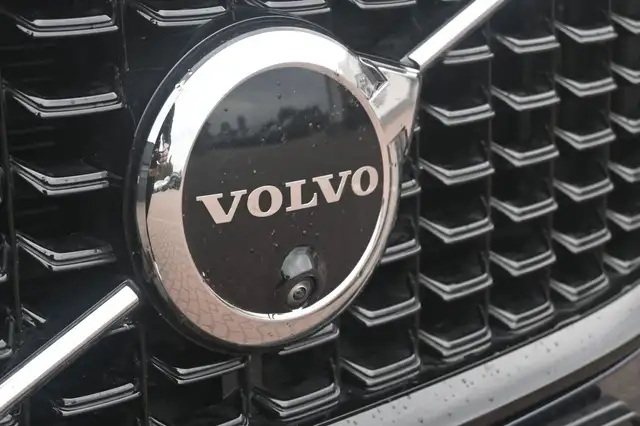 Volvo XC60 view 9