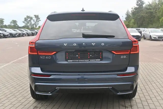 Volvo XC60 view 4