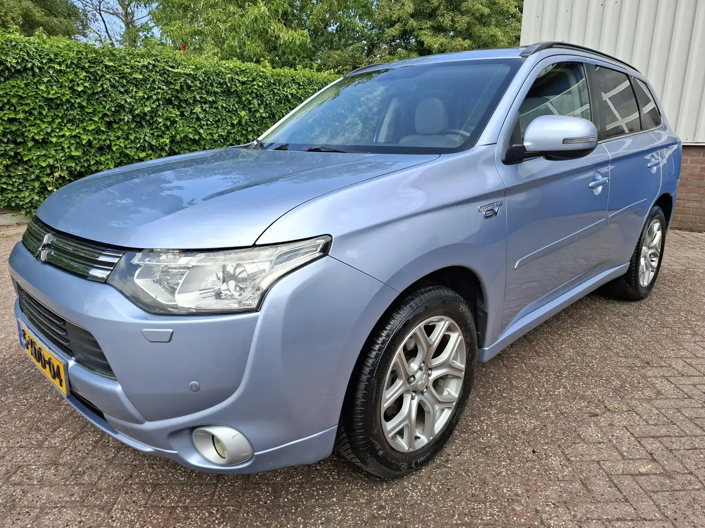 Mitsubishi Outlander 2.0 PHEV Instyle LEER/ZONNEDAK/PDC/CLIMAT/CRUISE/N Blauw - 1
