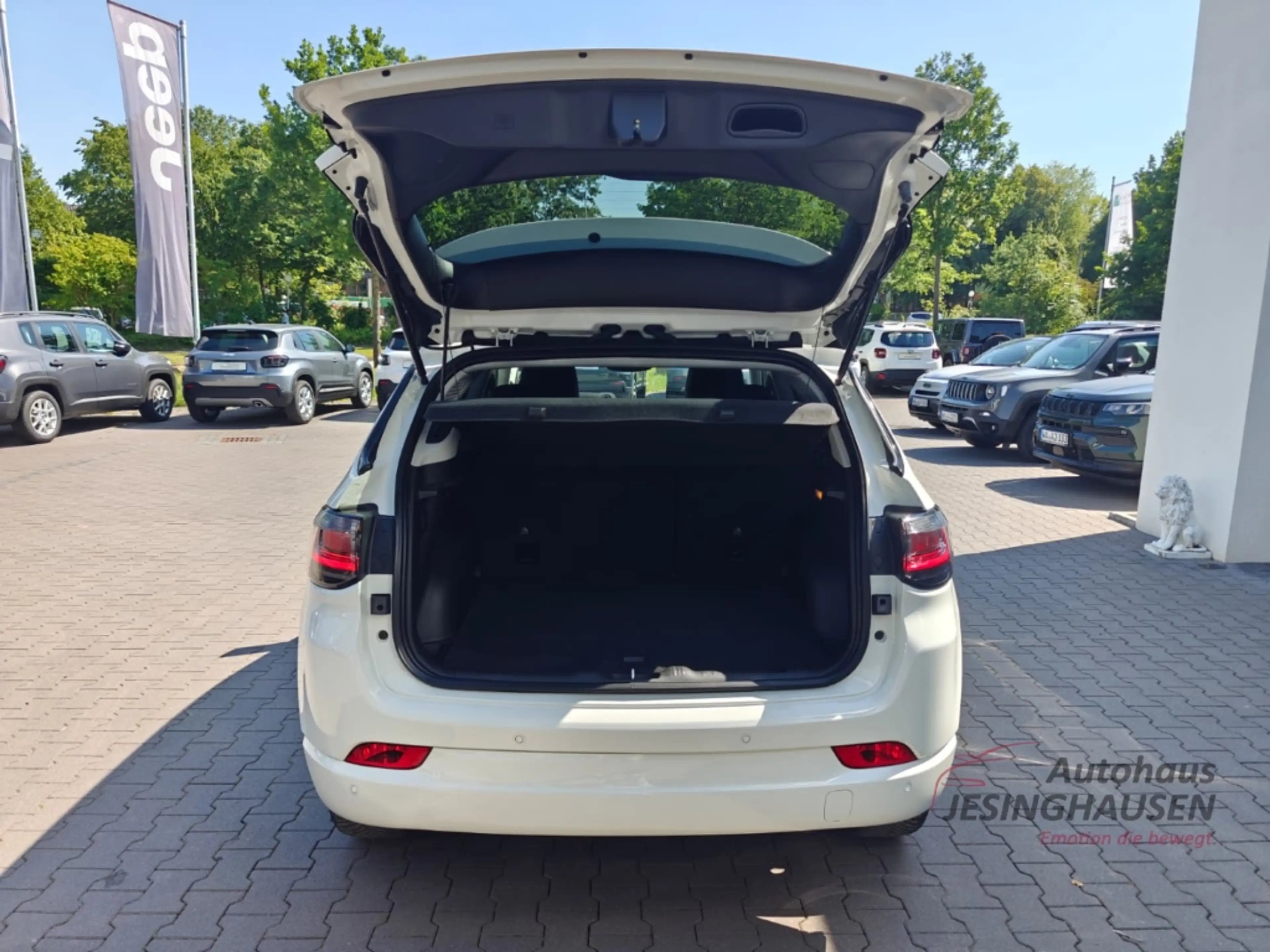 Jeep Compass e-Hybrid+WinterP.+LED+ Apple CarPlay+Android Auto+ — photo 7