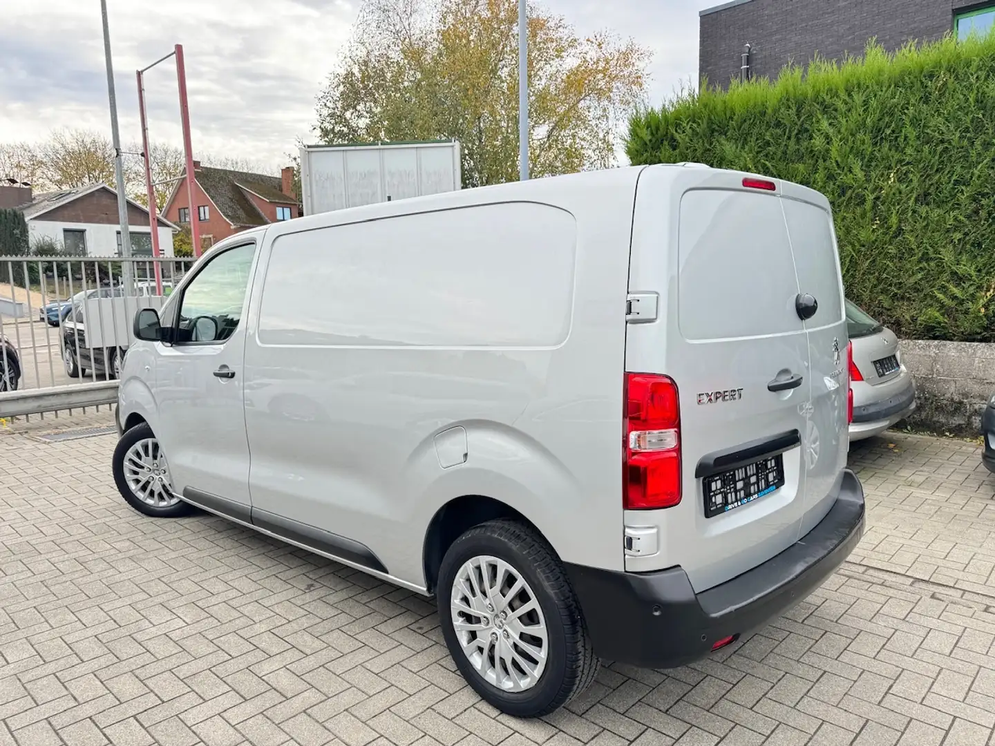 Peugeot Expert 2.0 HDi L2H1 - CarPlay ** 1 JAAR GARANTIE ** !! Argent - 2