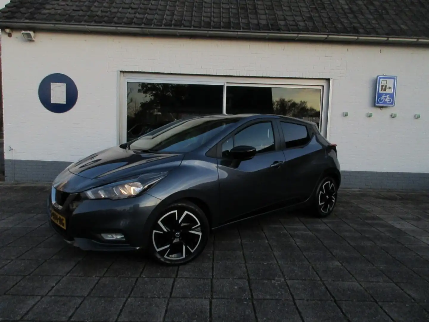 Nissan Micra 1.0 IG-T N-Design Grijs - 1