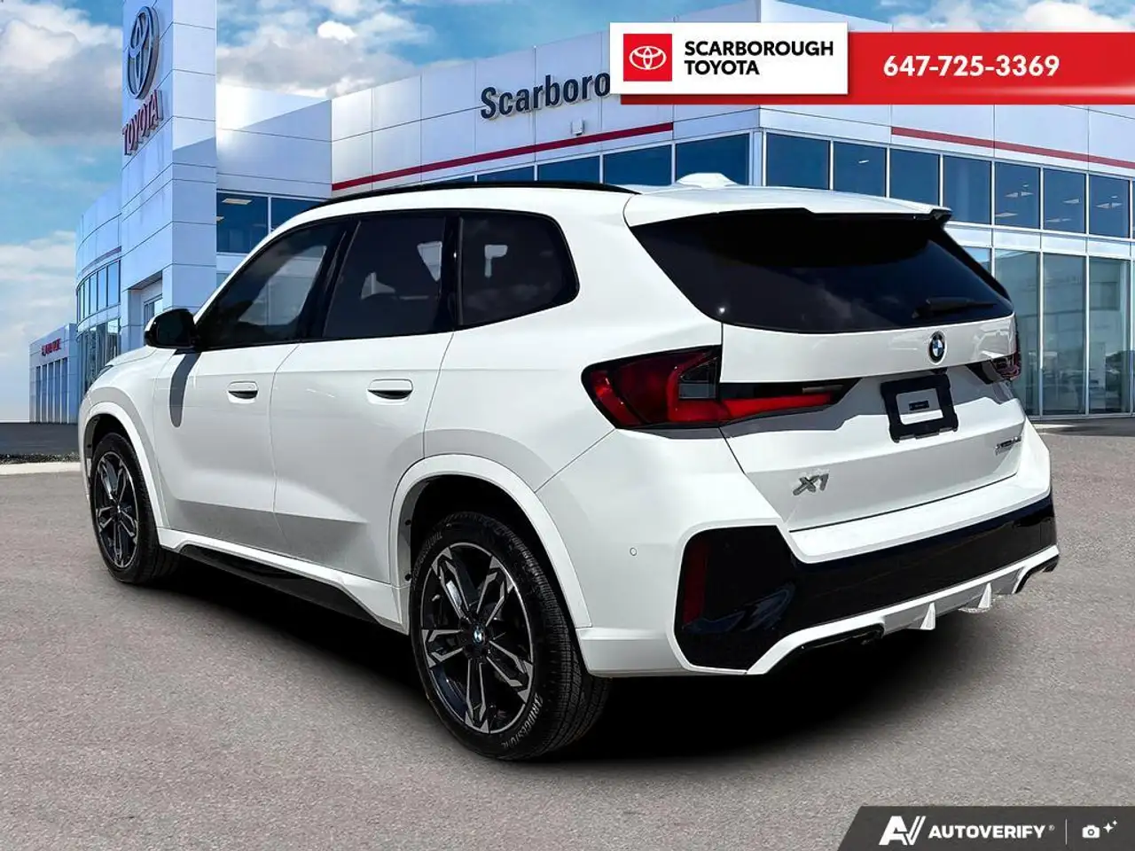 BMW X1 снимка BMW X1