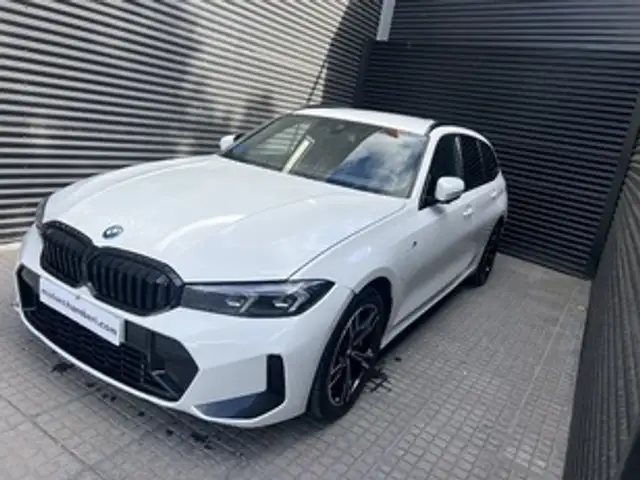 BMW 330 330e xDrive Touring M Sport