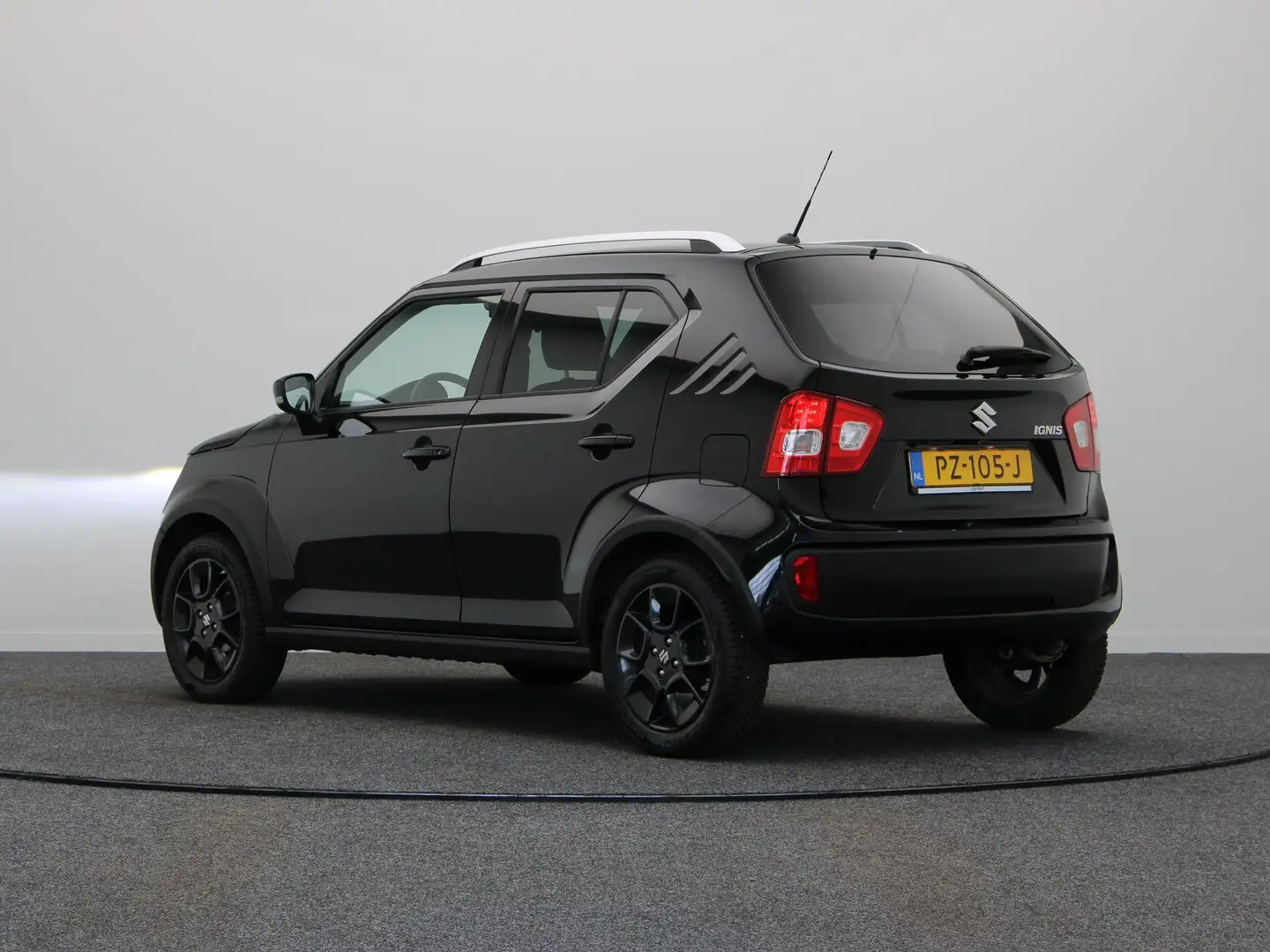 Suzuki Ignis 1.2 Stijl | Stoelverwarming | Achteruitrijcamera | Zwart - 2