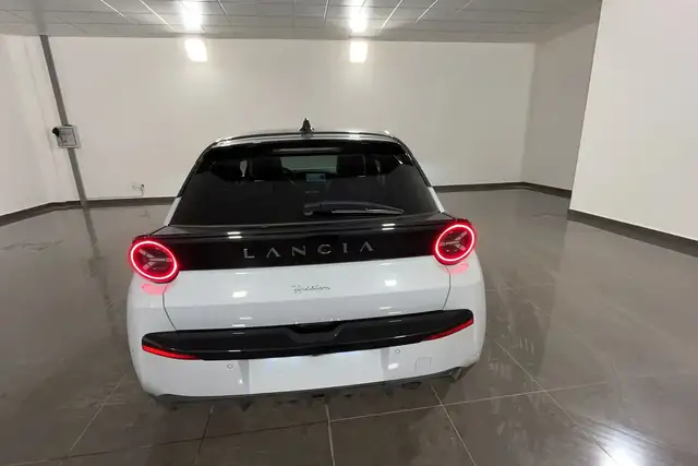 Lancia Y view 5