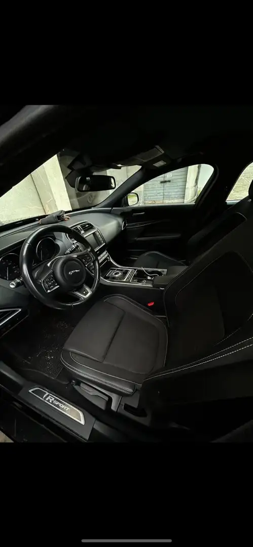 Jaguar XE 2.0d R-Sport 180cv auto - 1