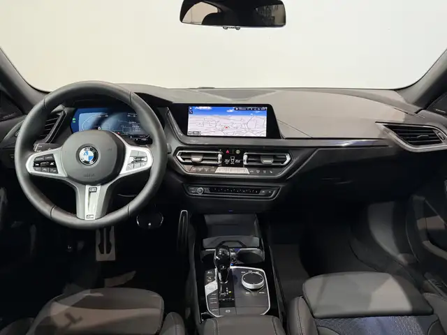 BMW 2 Series view 3