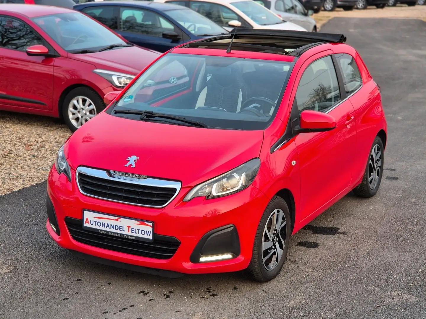 Peugeot 108 TOP 1.0 e-VTi Active Cabrio Rot - 2