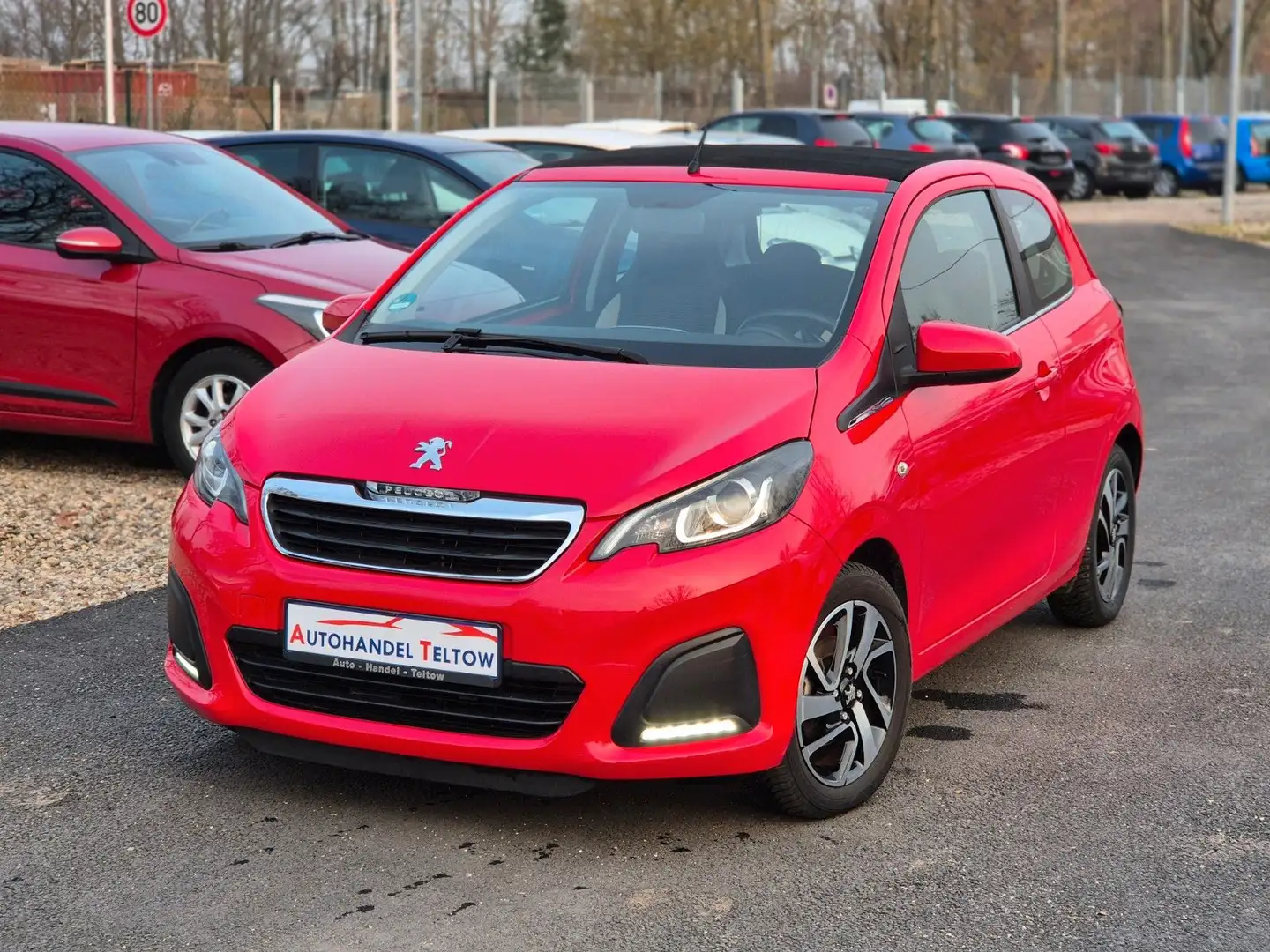 Peugeot 108 TOP 1.0 e-VTi Active Cabrio Rot - 1