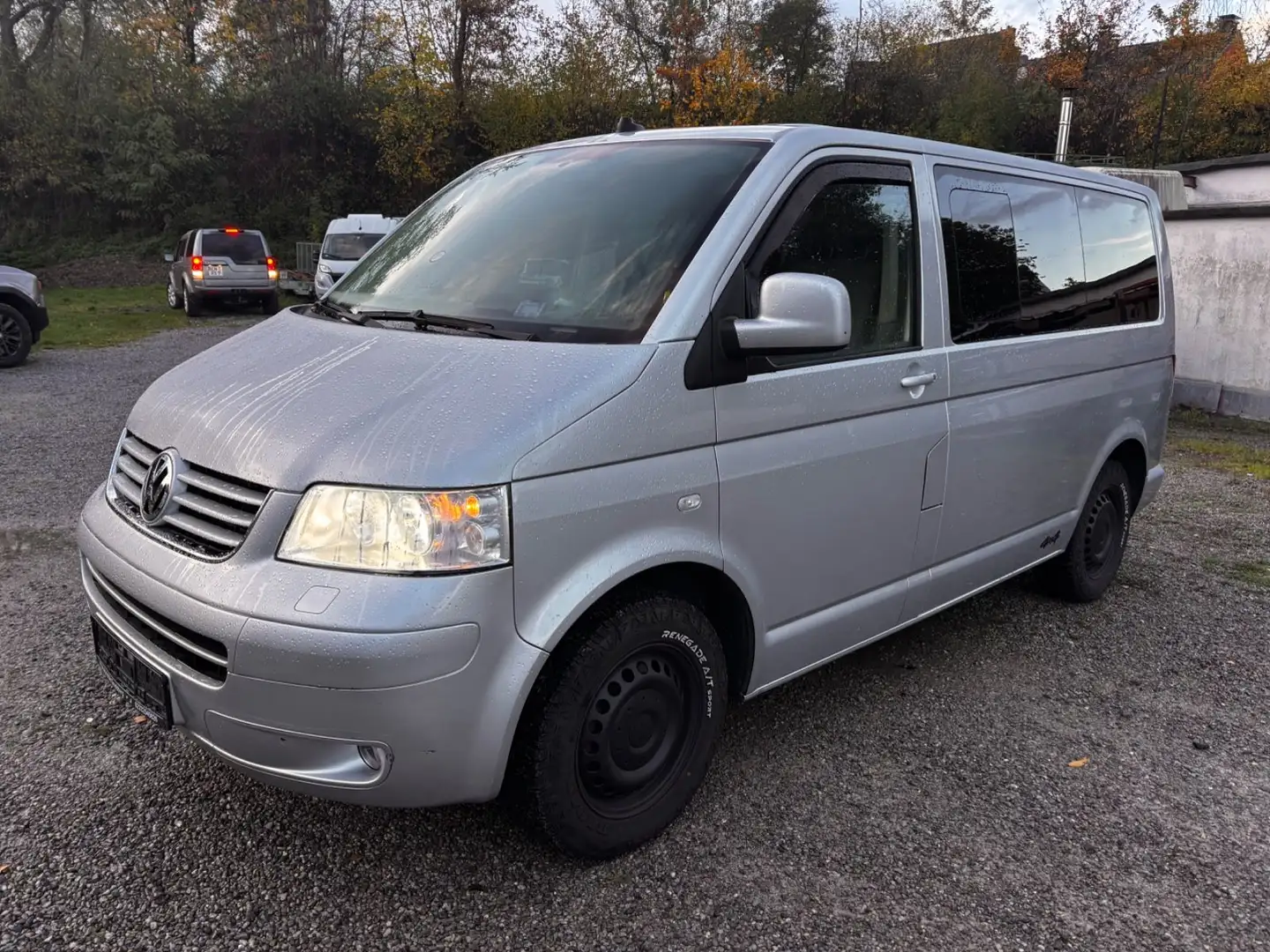 Volkswagen T5 Transporter Bus Multivan 4Motion Silber - 1