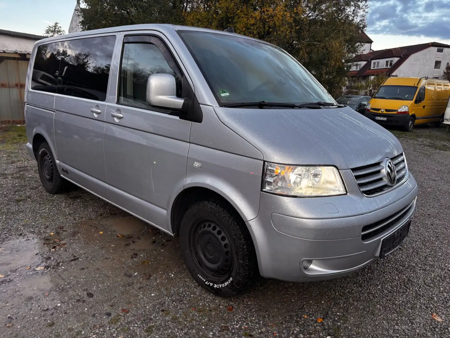 Volkswagen T5 Transporter Bus Multivan 4Motion Silber - 2