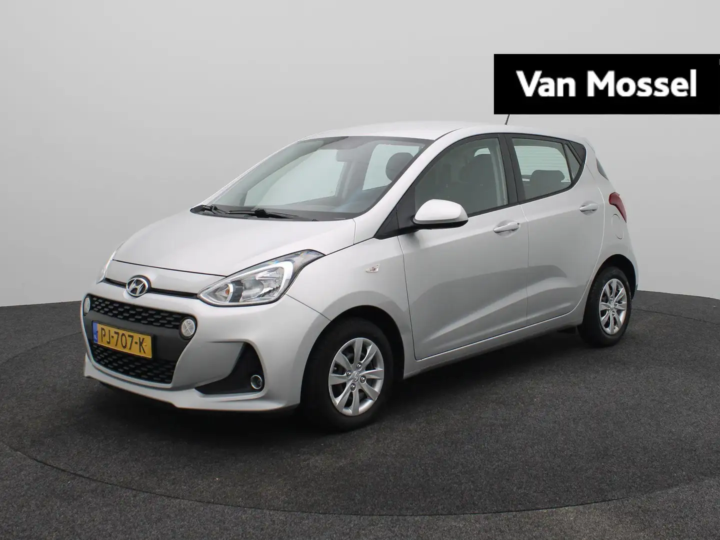 Hyundai i10 1.0i Comfort | Navigatie | Cruise Control | Blueto Grijs - 1