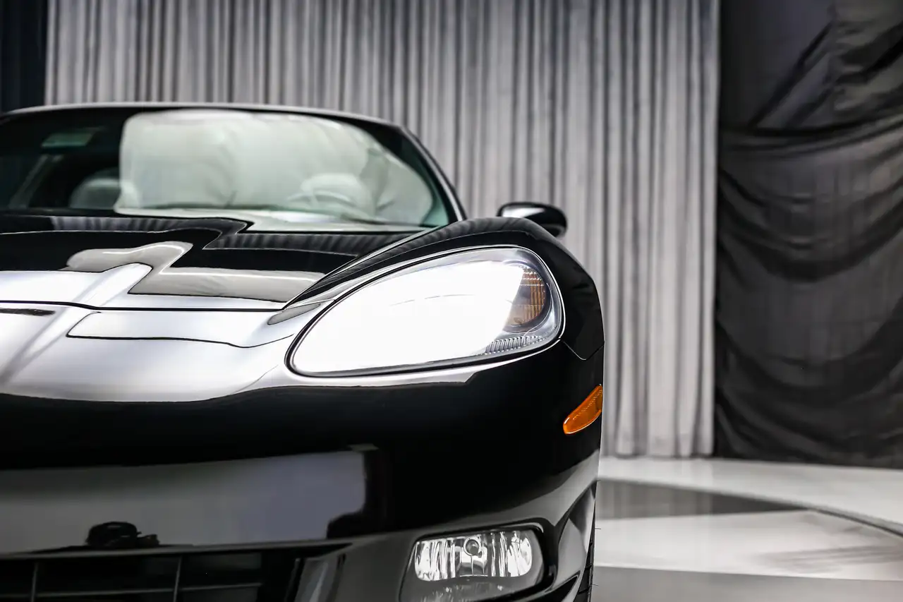 Chevrolet Corvette снимка Chevrolet Corvette