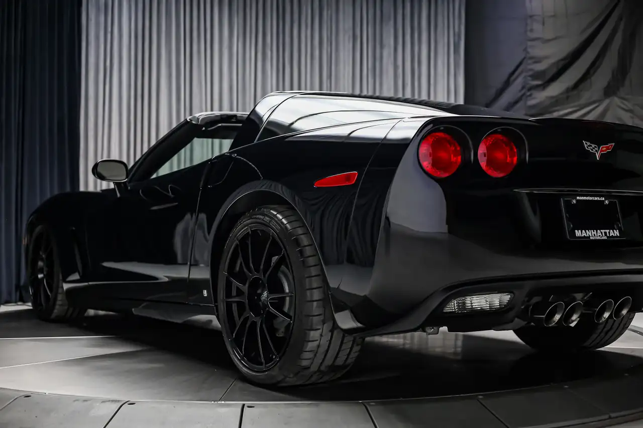 Chevrolet Corvette снимка Chevrolet Corvette