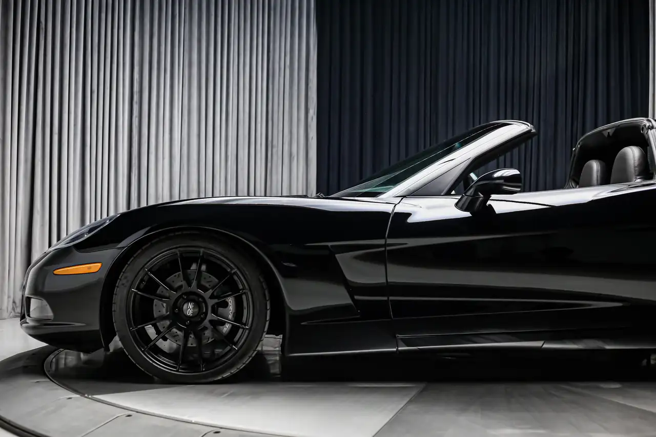 Chevrolet Corvette снимка Chevrolet Corvette
