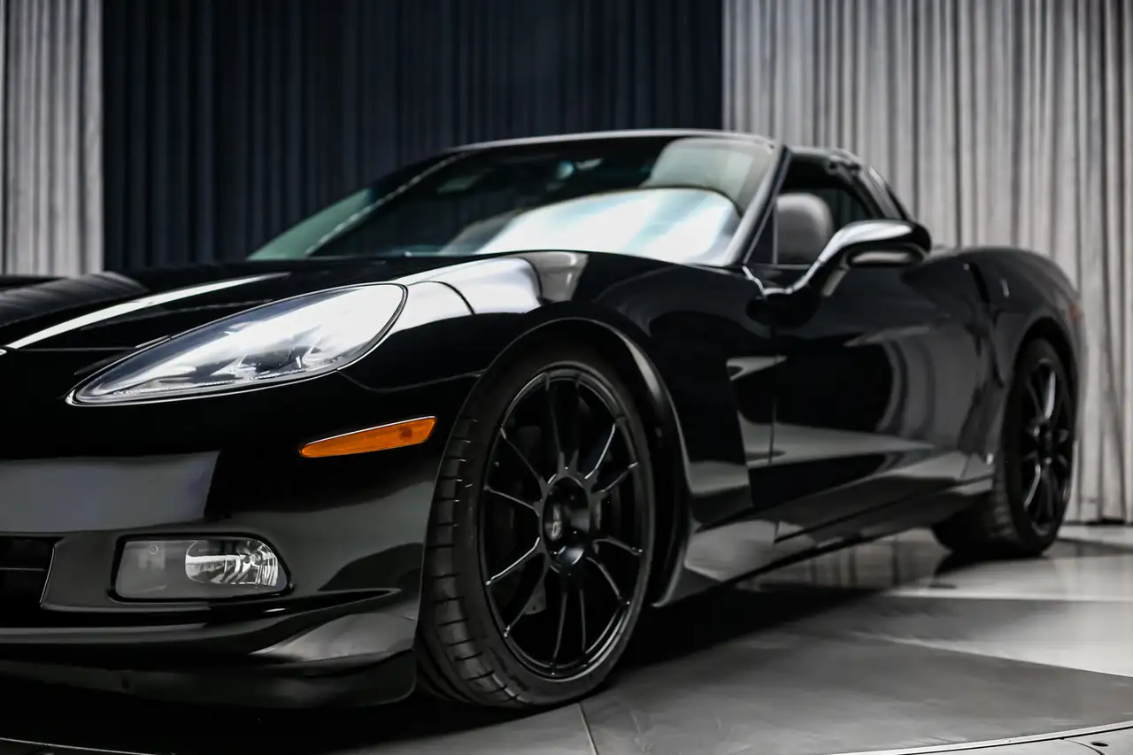 Chevrolet Corvette снимка Chevrolet Corvette