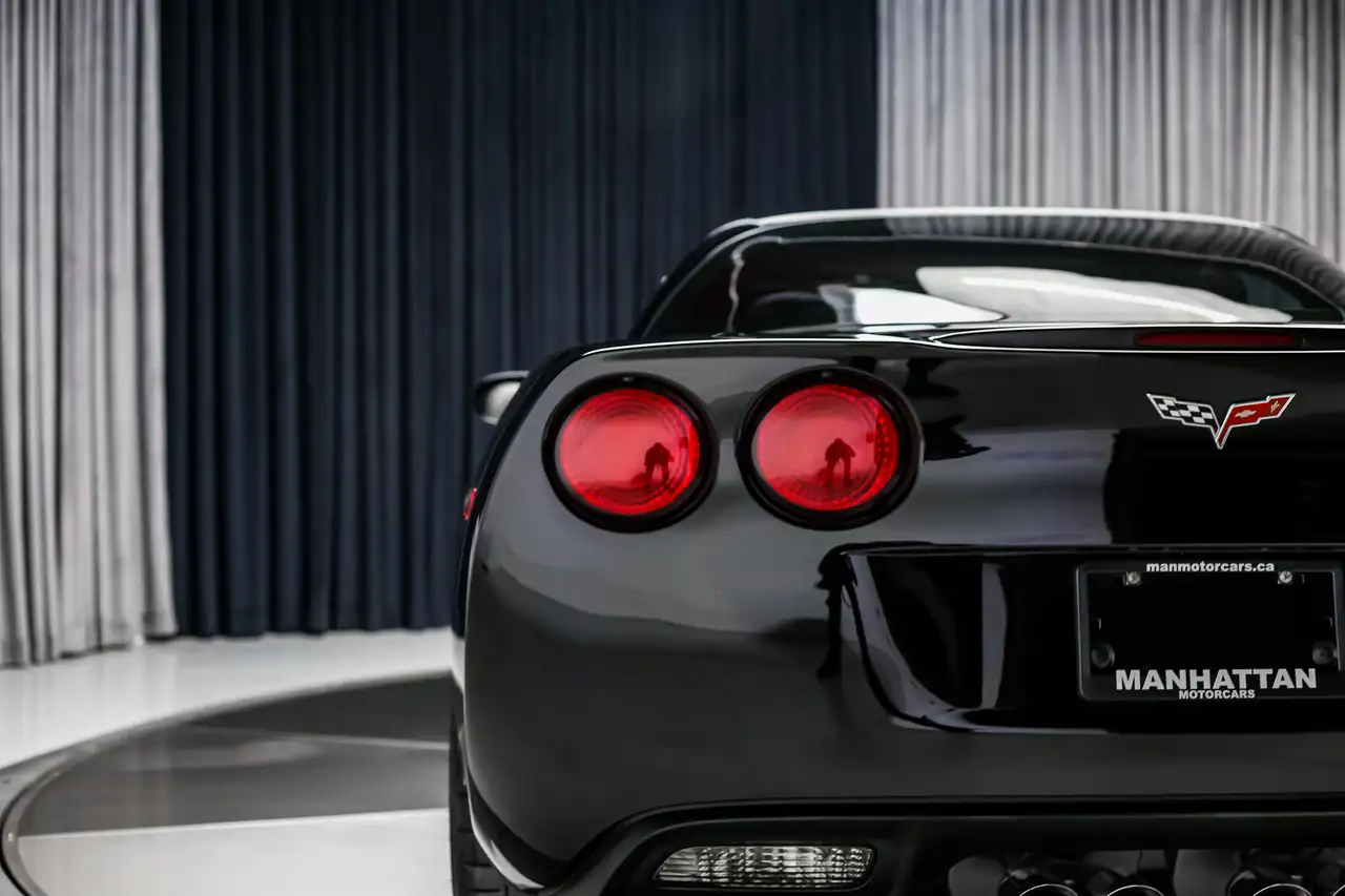 Chevrolet Corvette снимка Chevrolet Corvette