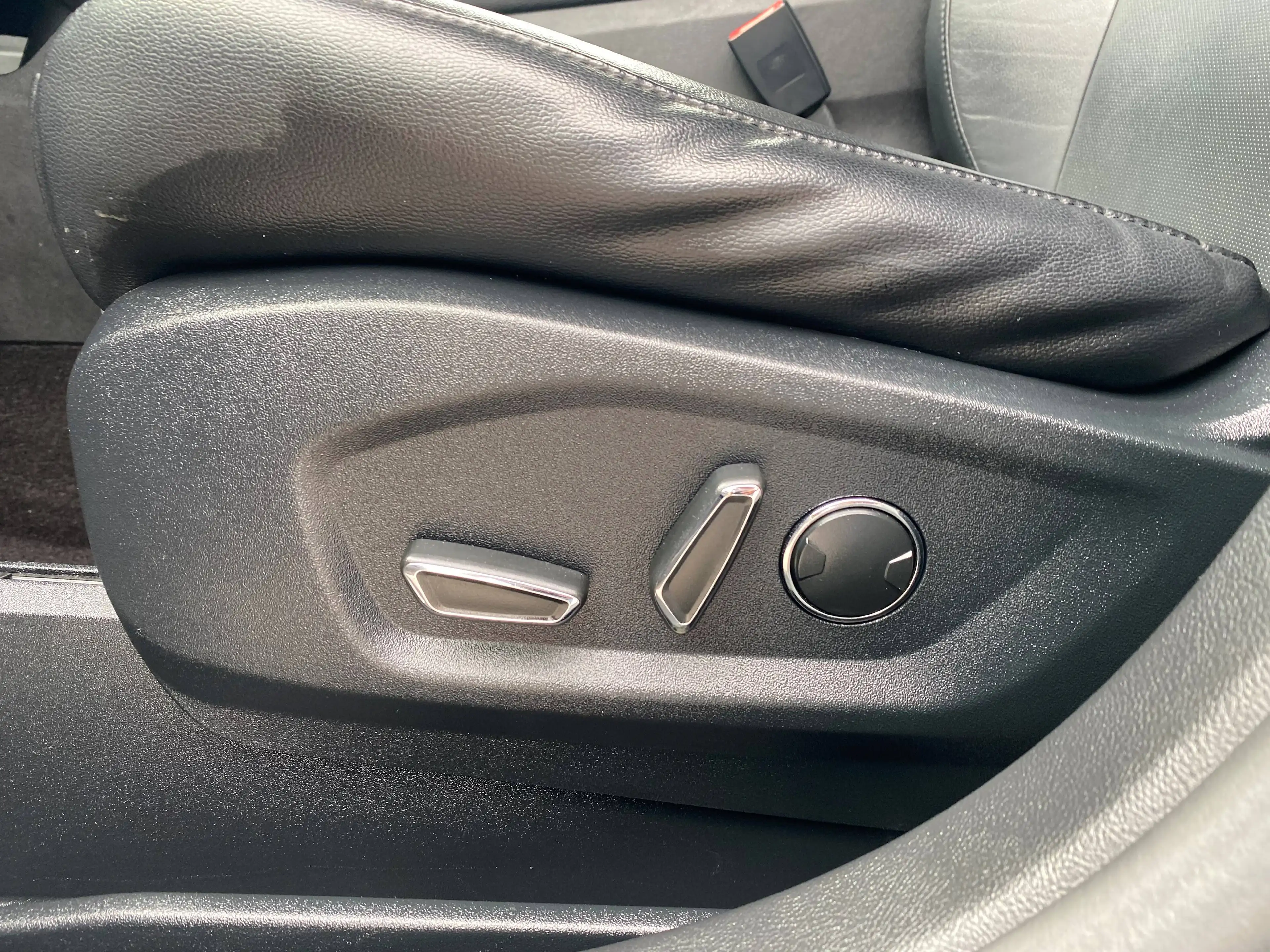Ford Edge Titanium 4x4 — photo 10