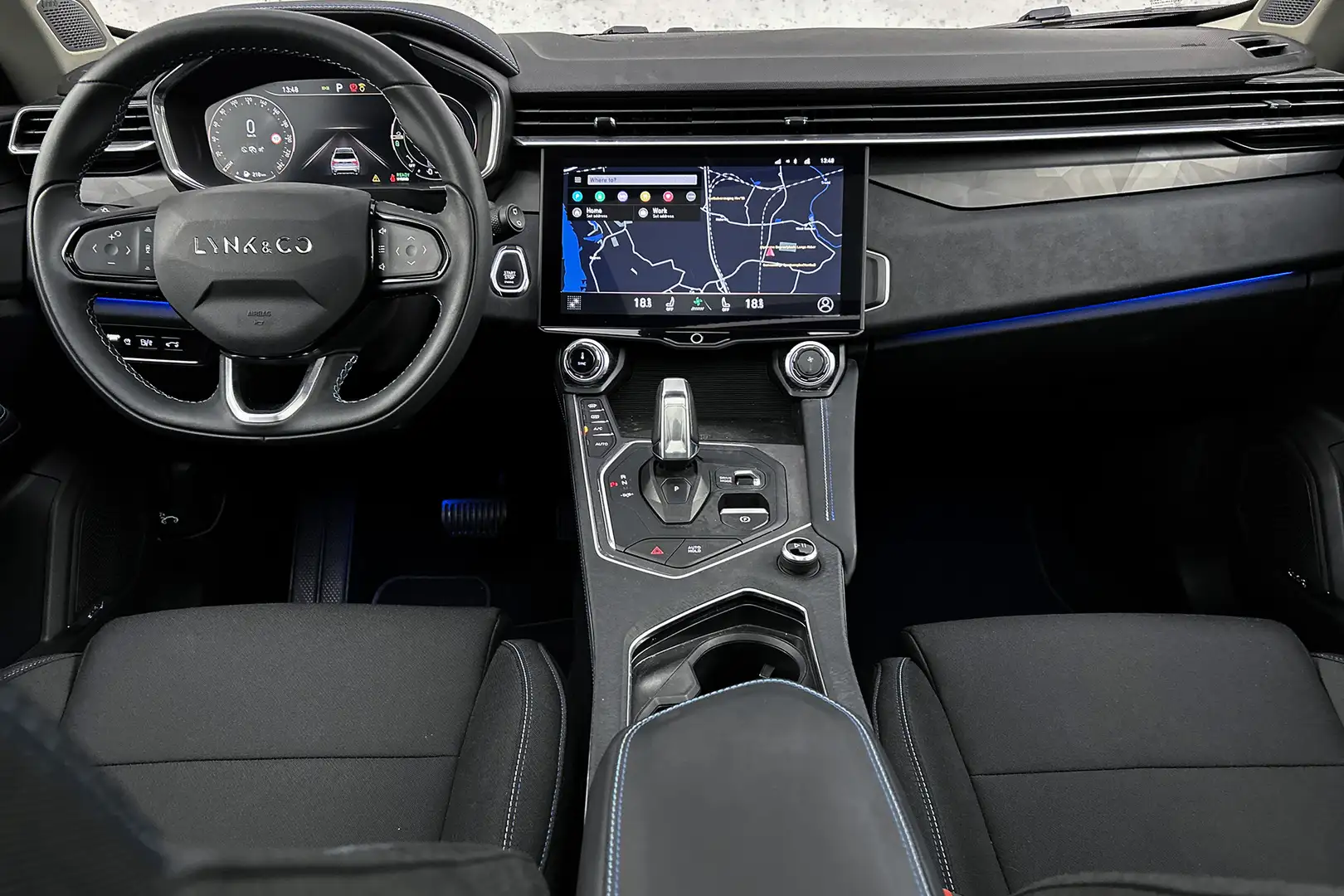 Lynk & Co 01 1.5 Automaat | Adaptief cruise control | Panoramad Zwart - 2