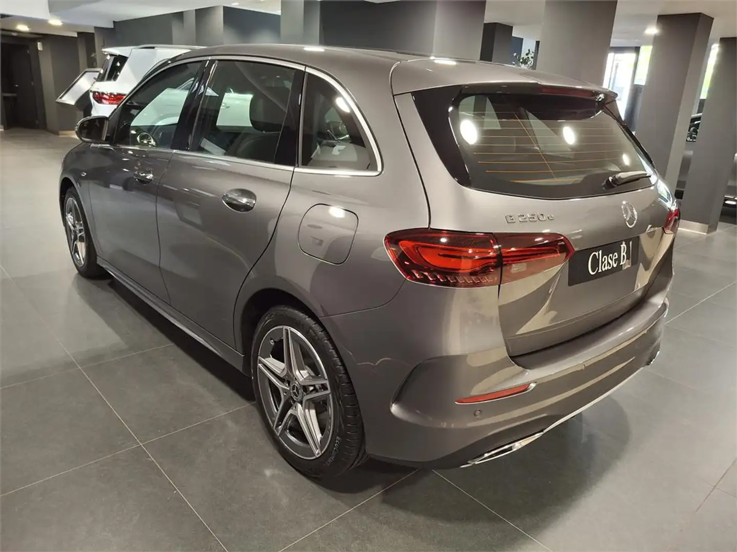 Mercedes-Benz B 250 e - 2