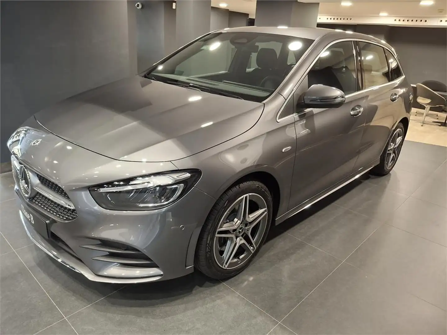 Mercedes-Benz B 250 e - 1