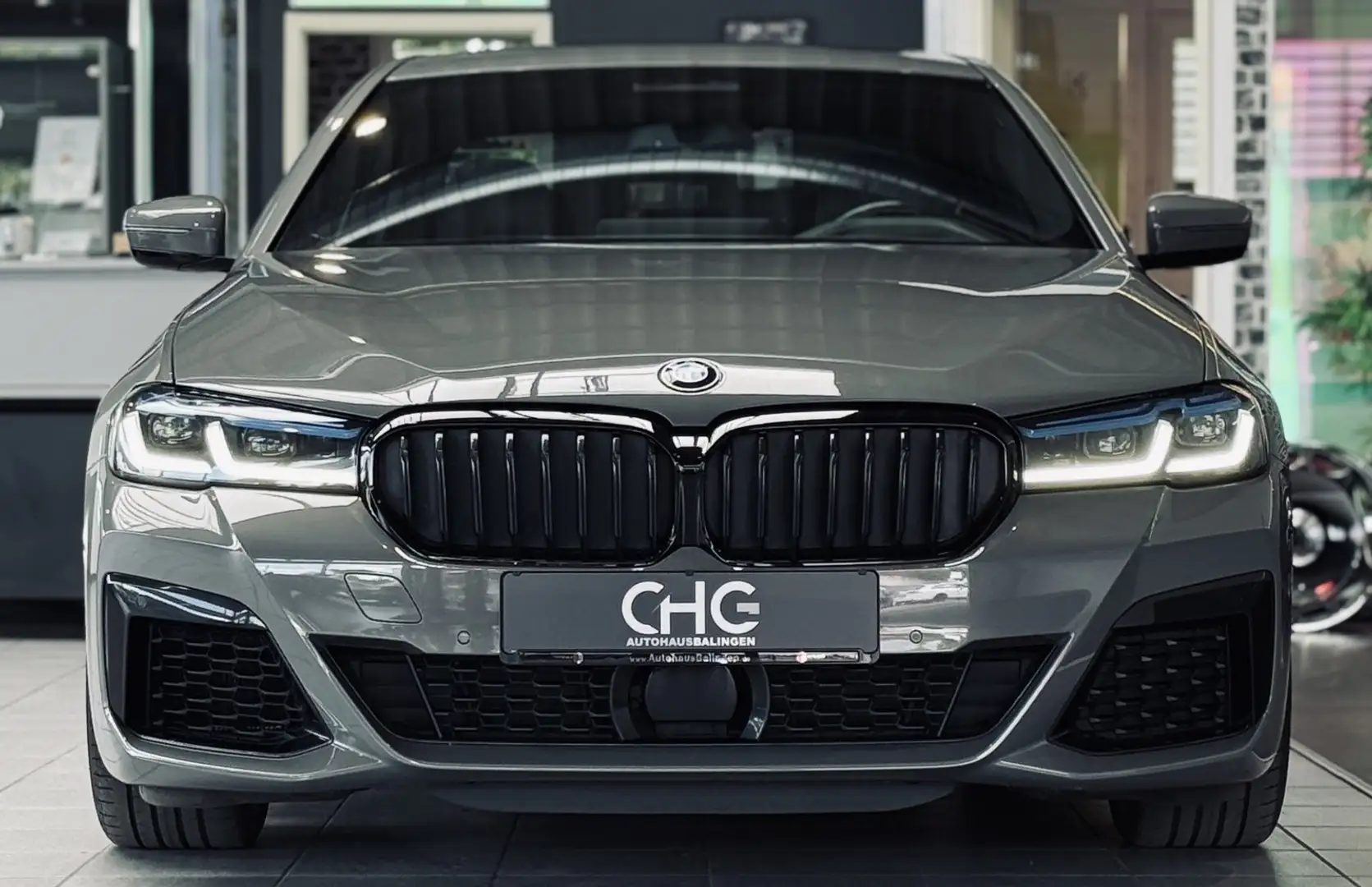 BMW M550 i xDrive |Laser|Standhzg|Shadow|AHK| Grau - 2