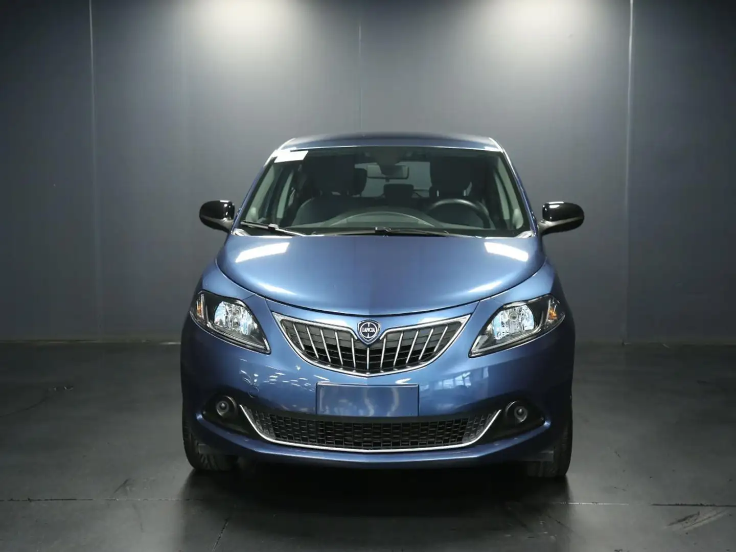 Lancia Ypsilon 1.0 FireFly 5 porte S&S Hybrid Ecochic Silver Blu/Azzurro - 2