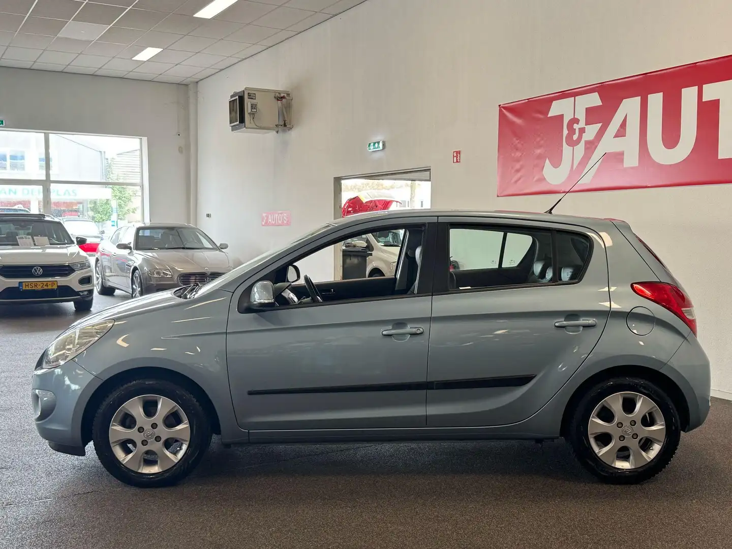 Hyundai i20 1.2i i-Catcher ECC AIRCO, LEER, ELEC PAKKET, Blauw - 2