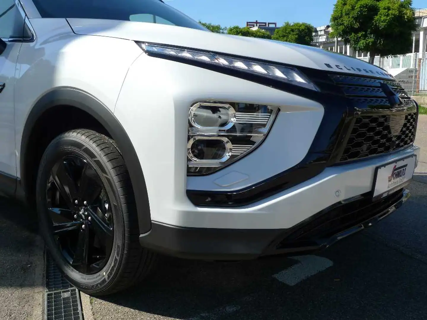 Mitsubishi Eclipse Cross Plug-in Hybrid Select Black 4WD Blanco - 2