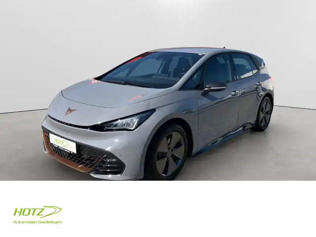 CUPRA Born PDC/LED