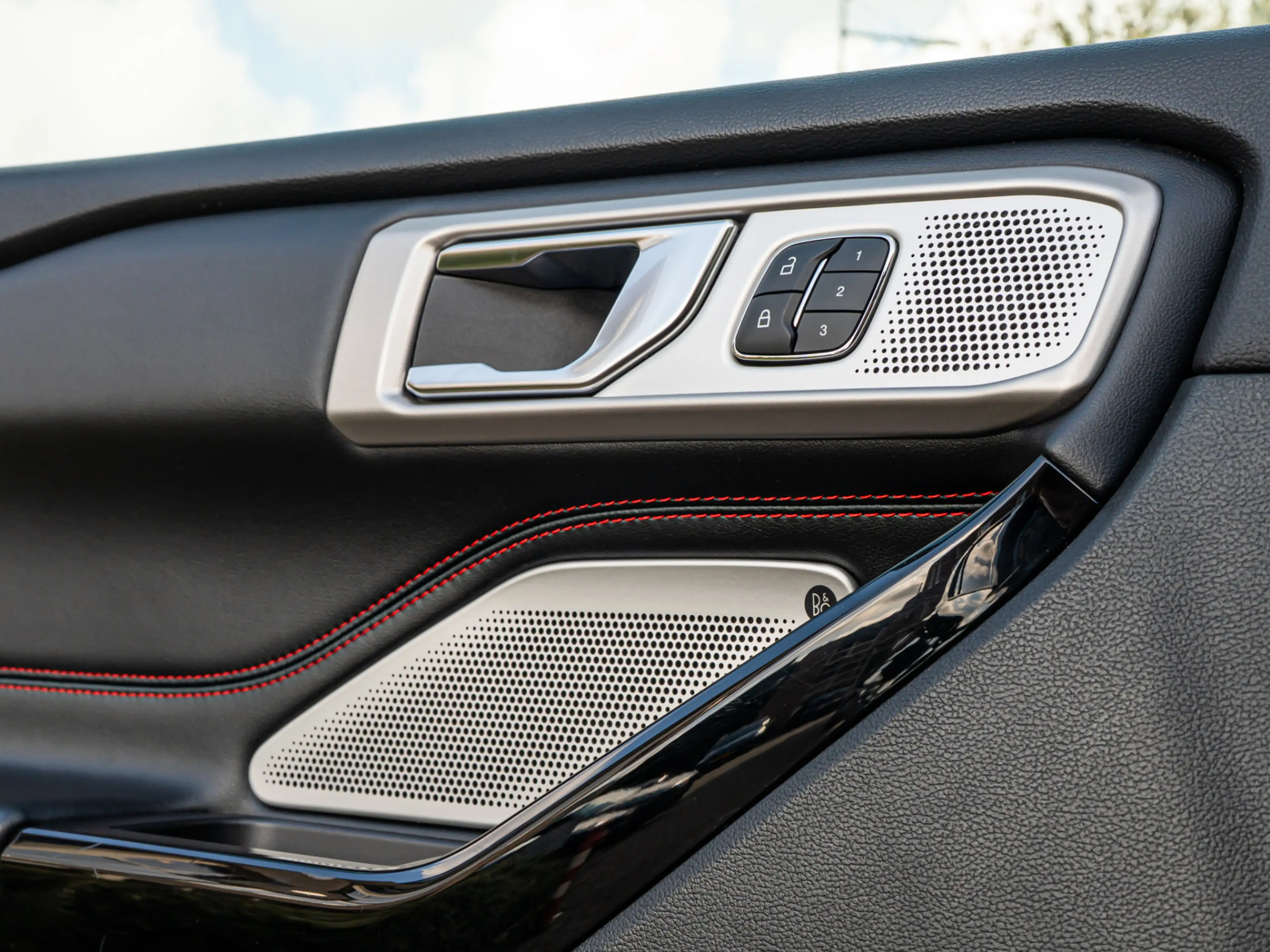 Ford Explorer 3.0 V6 EcoBoost PHEV ST-Line B&O AUDIO PANO 22 INC — photo 13