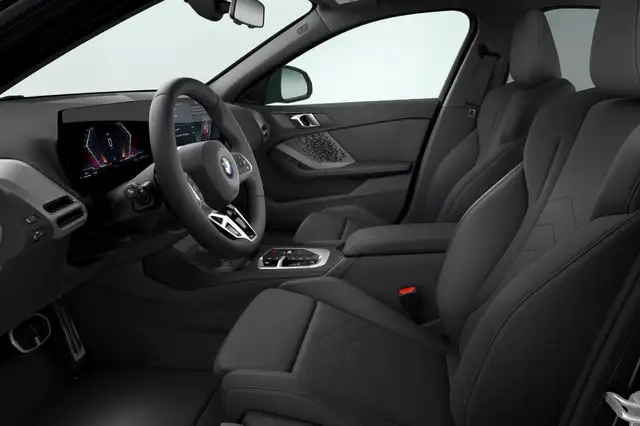 BMW 1 Series view 2