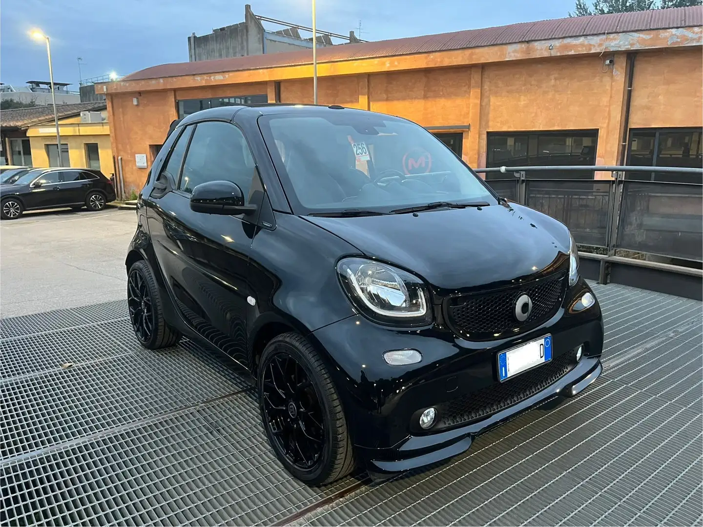 smart forTwo Fortwo III 2015 Cabrio Cabrio 0.9 t Brabus Xclusiv Schwarz - 2