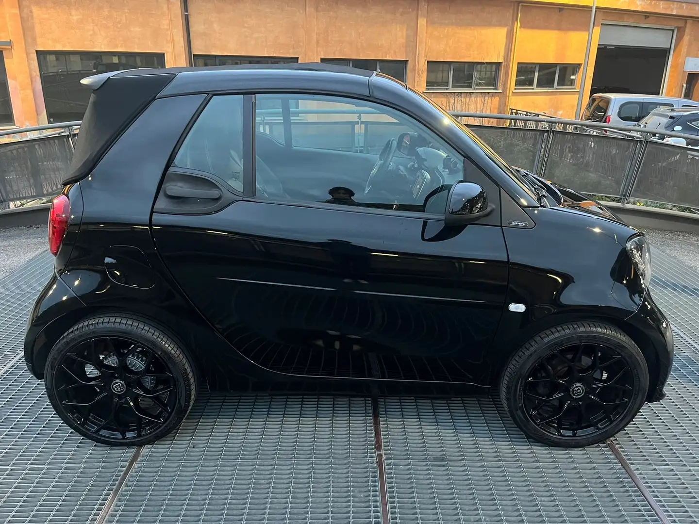 smart forTwo Fortwo III 2015 Cabrio Cabrio 0.9 t Brabus Xclusiv Schwarz - 1