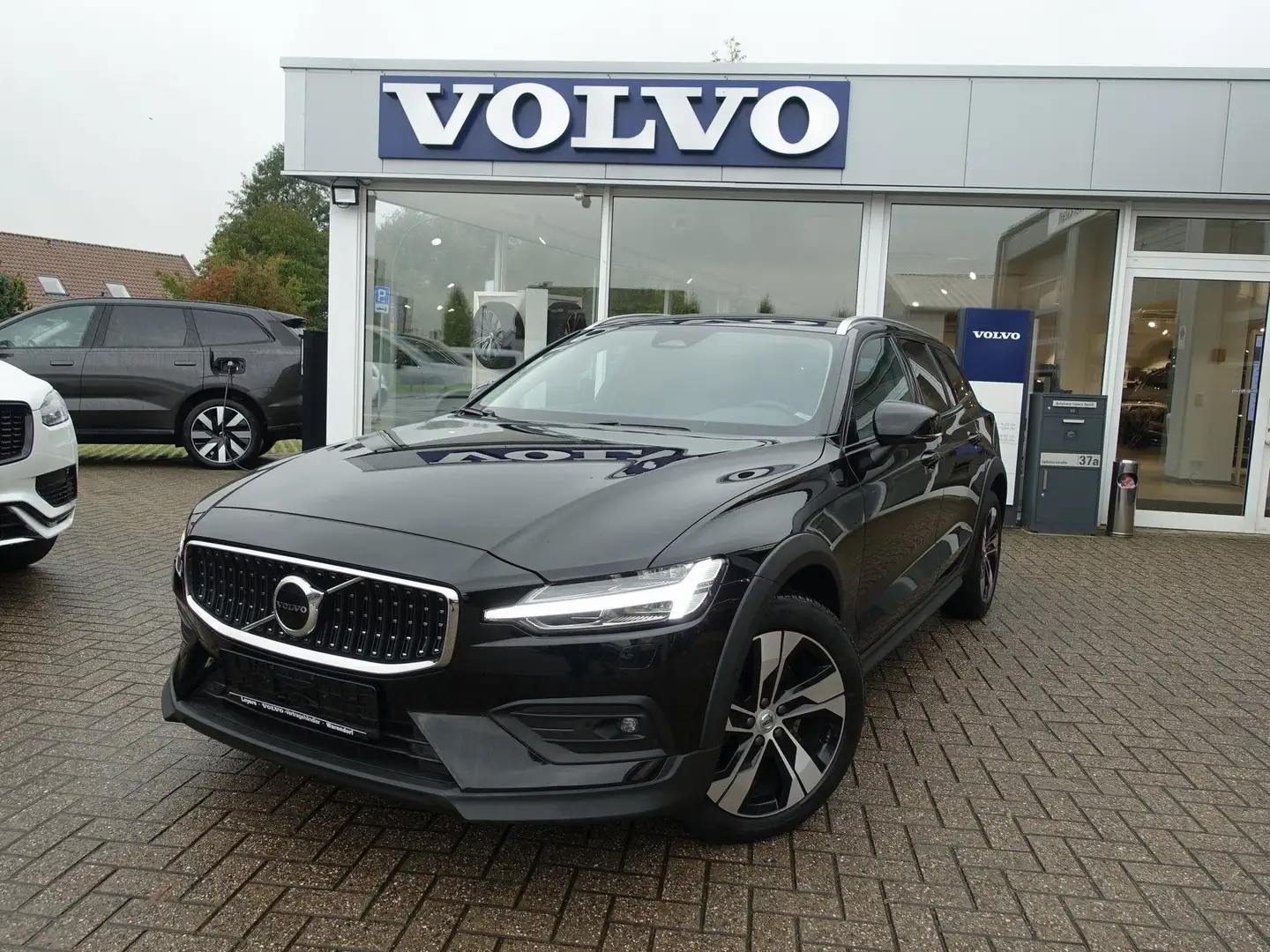 Volvo V60 Cross Country V60 B4 Diesel Cross Country Plus/AHK/Kamera/BLIS Negro - 1