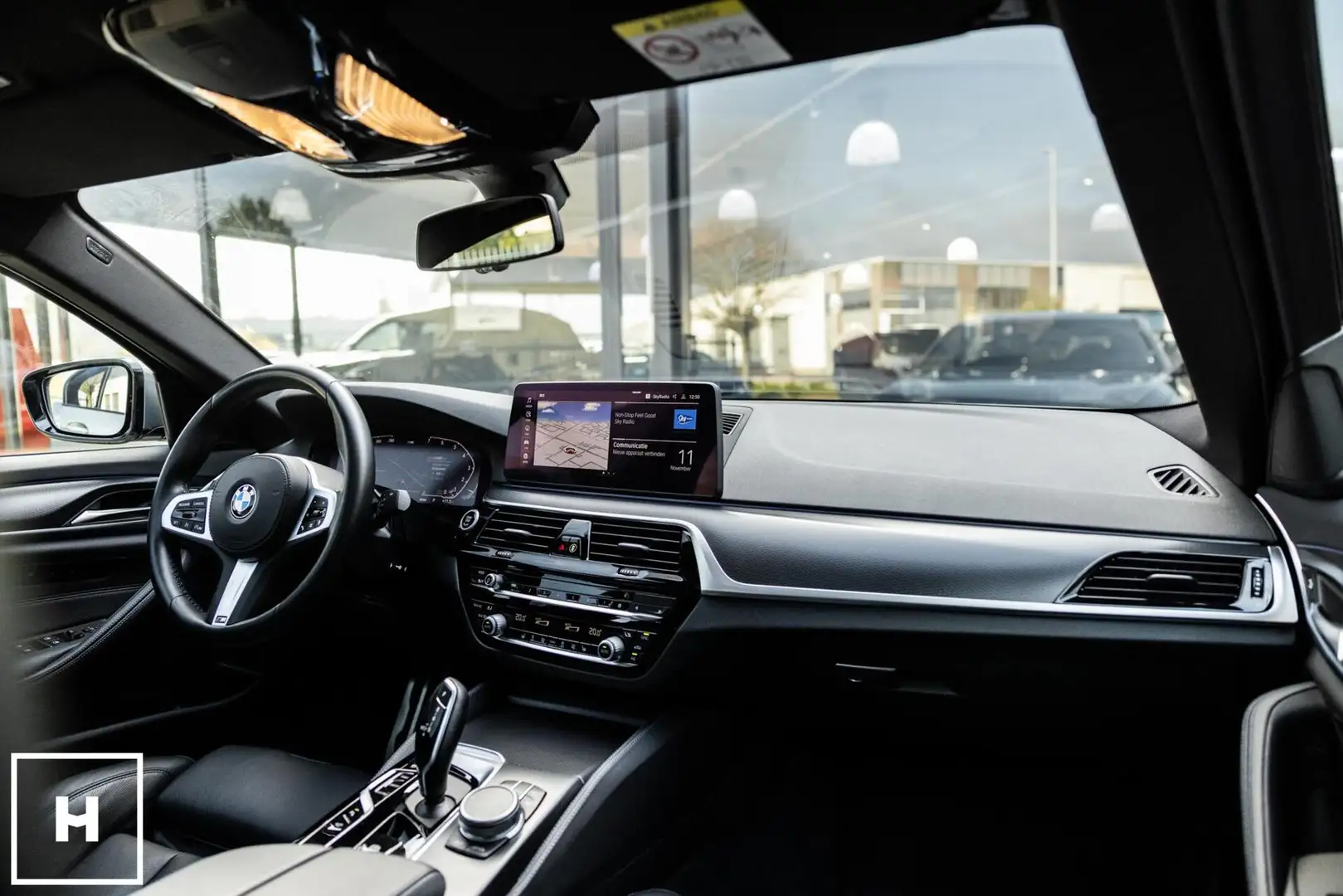 BMW 530 5-serie 530i M-Sport | Dak | M-Stoelen | Trekhaak Gris - 2