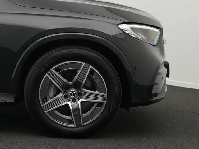Mercedes-Benz GLC view 8