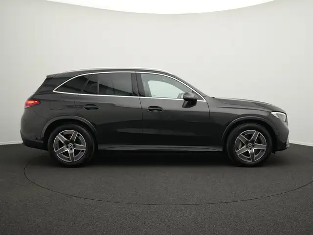 Mercedes-Benz GLC view 5