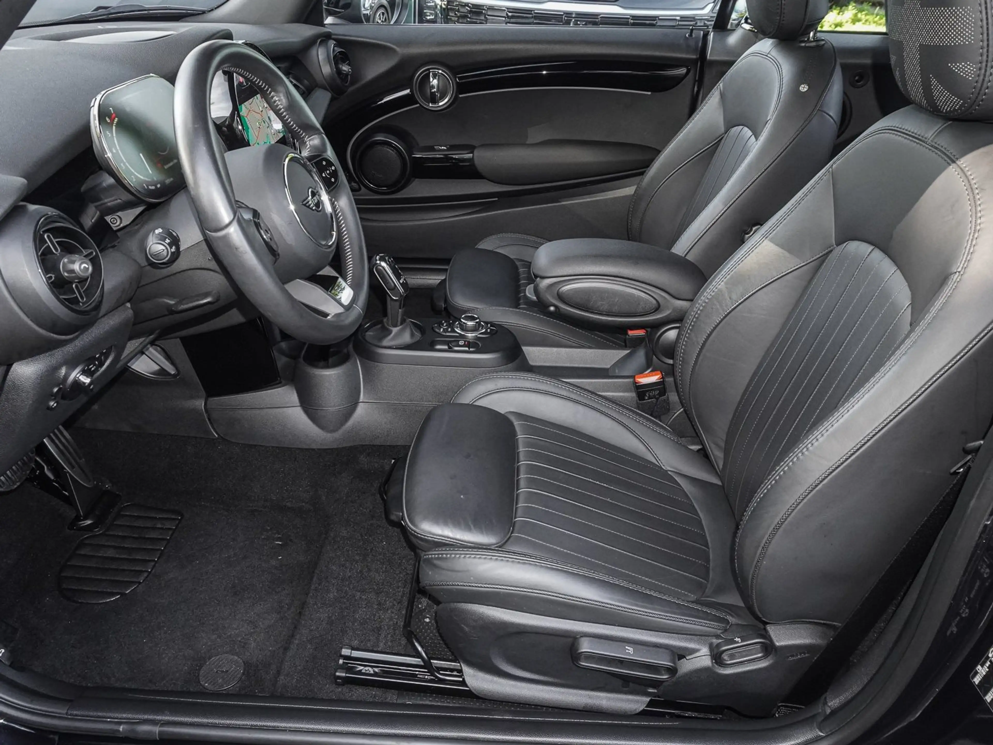 MINI John Cooper Works Cabrio John Cooper Works ACC NAVI LED PDC V+H DAB LM — photo 14