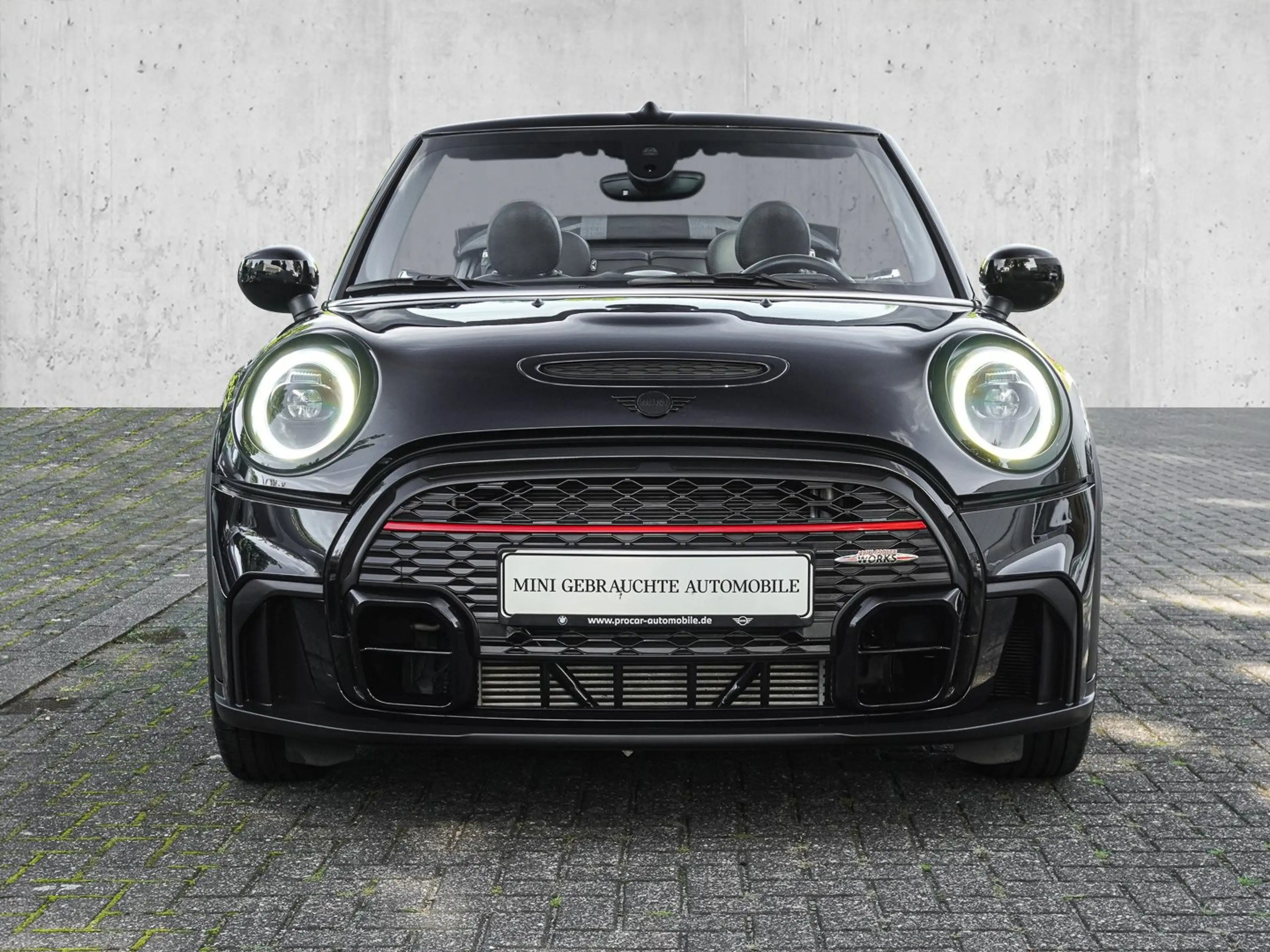 MINI John Cooper Works Cabrio John Cooper Works ACC NAVI LED PDC V+H DAB LM — photo 3