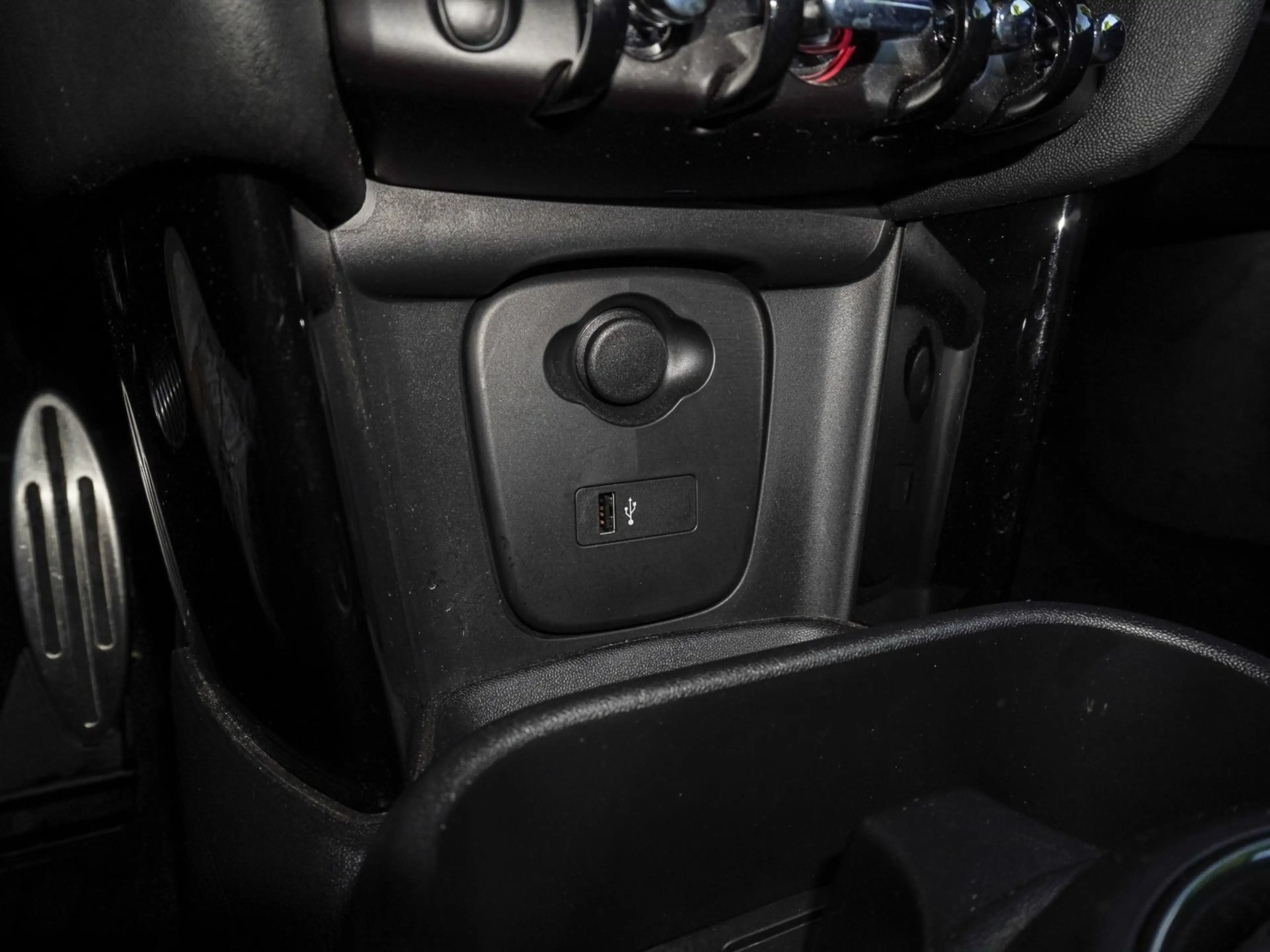 MINI John Cooper Works Cabrio John Cooper Works ACC NAVI LED PDC V+H DAB LM — photo 13