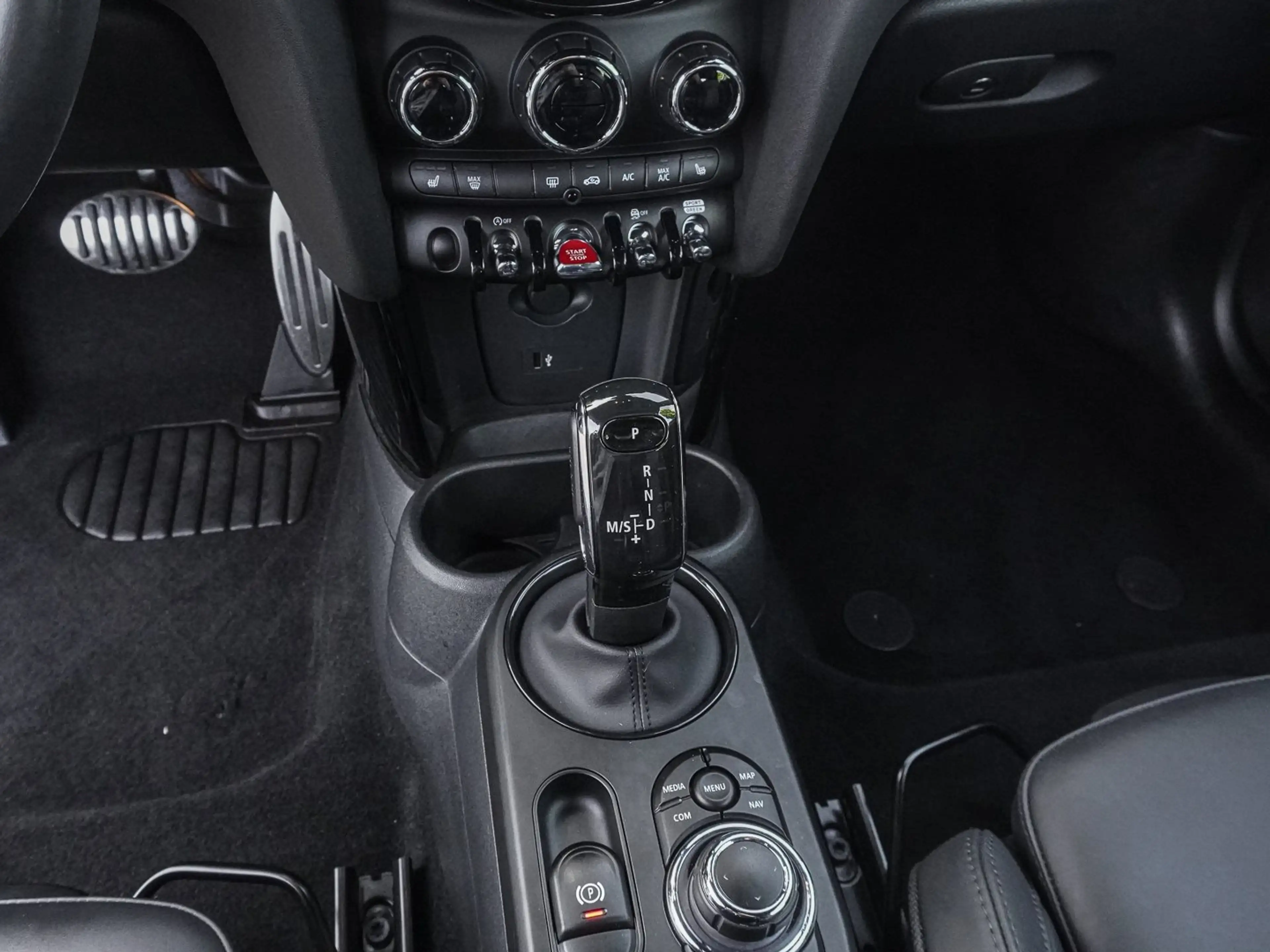 MINI John Cooper Works Cabrio John Cooper Works ACC NAVI LED PDC V+H DAB LM — photo 11
