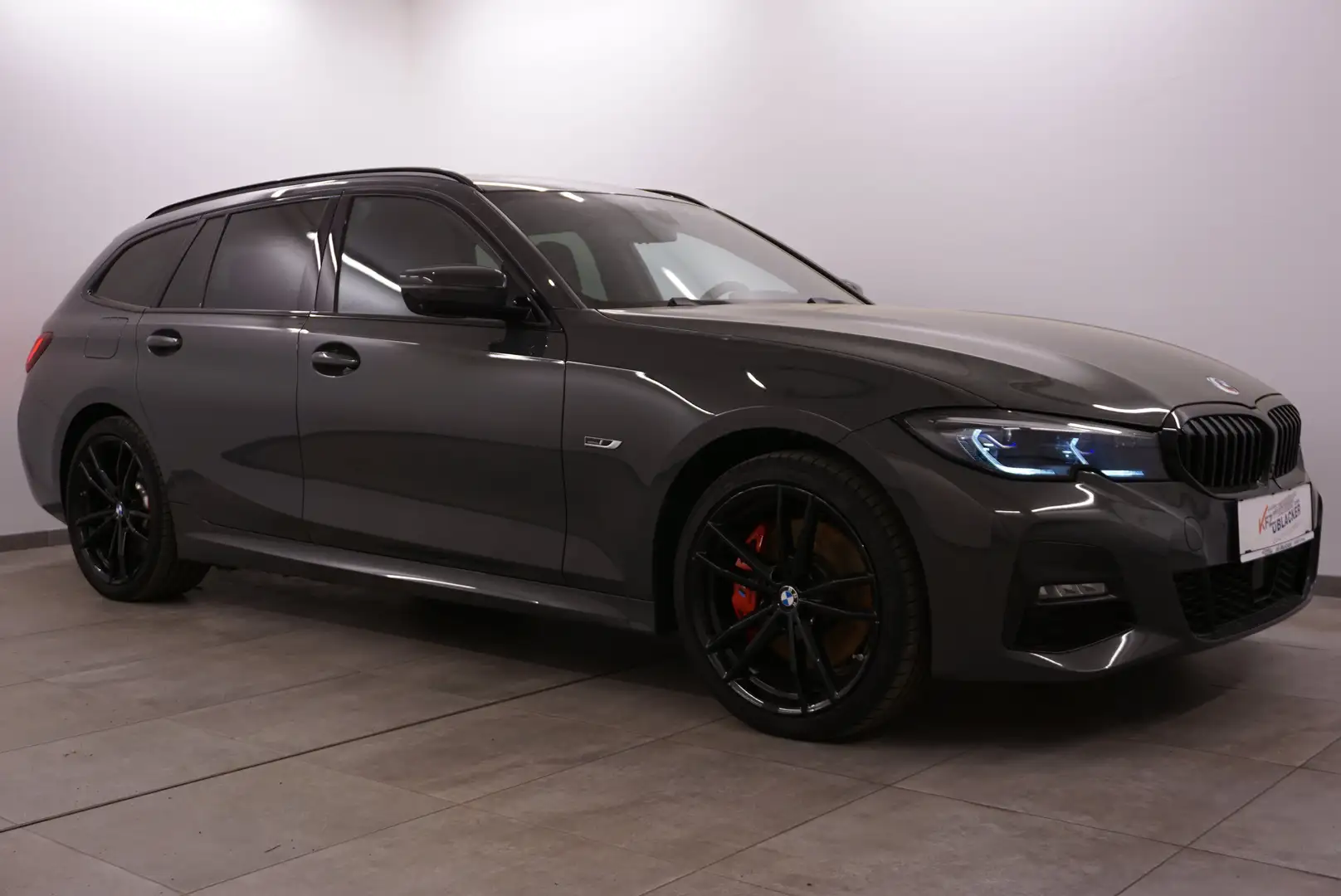 BMW 330 e M Sport// Laser Scheinw. // Panoramadach // ACC Grau - 1