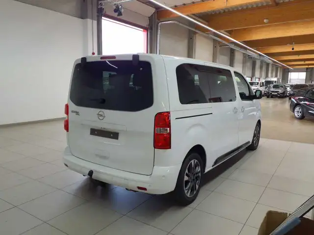 Opel Zafira view 4