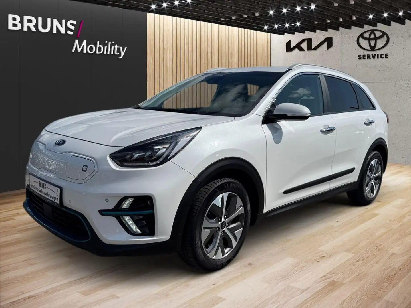 Kia e-Niro 64kWh Spirit 3 Ph Lader Weiß - 2