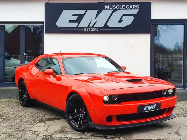 Dodge Challenger R/T Scat Pack Widebody 392 SRT HEMI V8